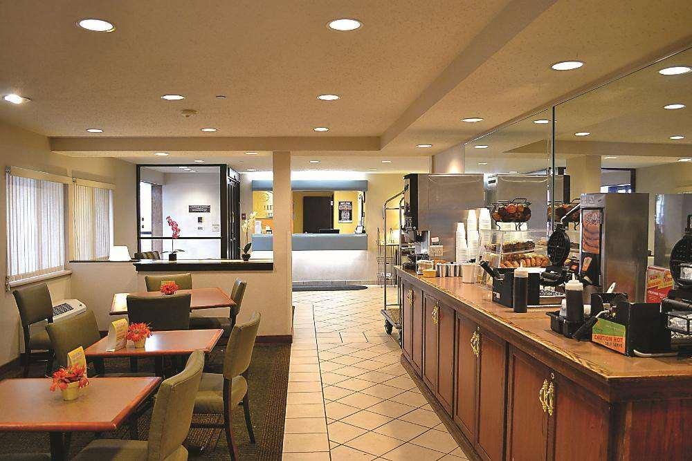Days Inn By Wyndham Pleasant Prairie Kenosha Зручності фото