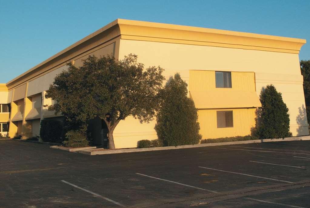 Days Inn By Wyndham Pleasant Prairie Kenosha Екстер'єр фото