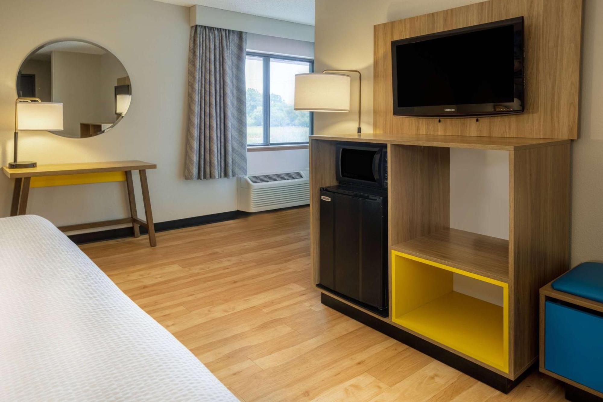 Days Inn By Wyndham Pleasant Prairie Kenosha Екстер'єр фото