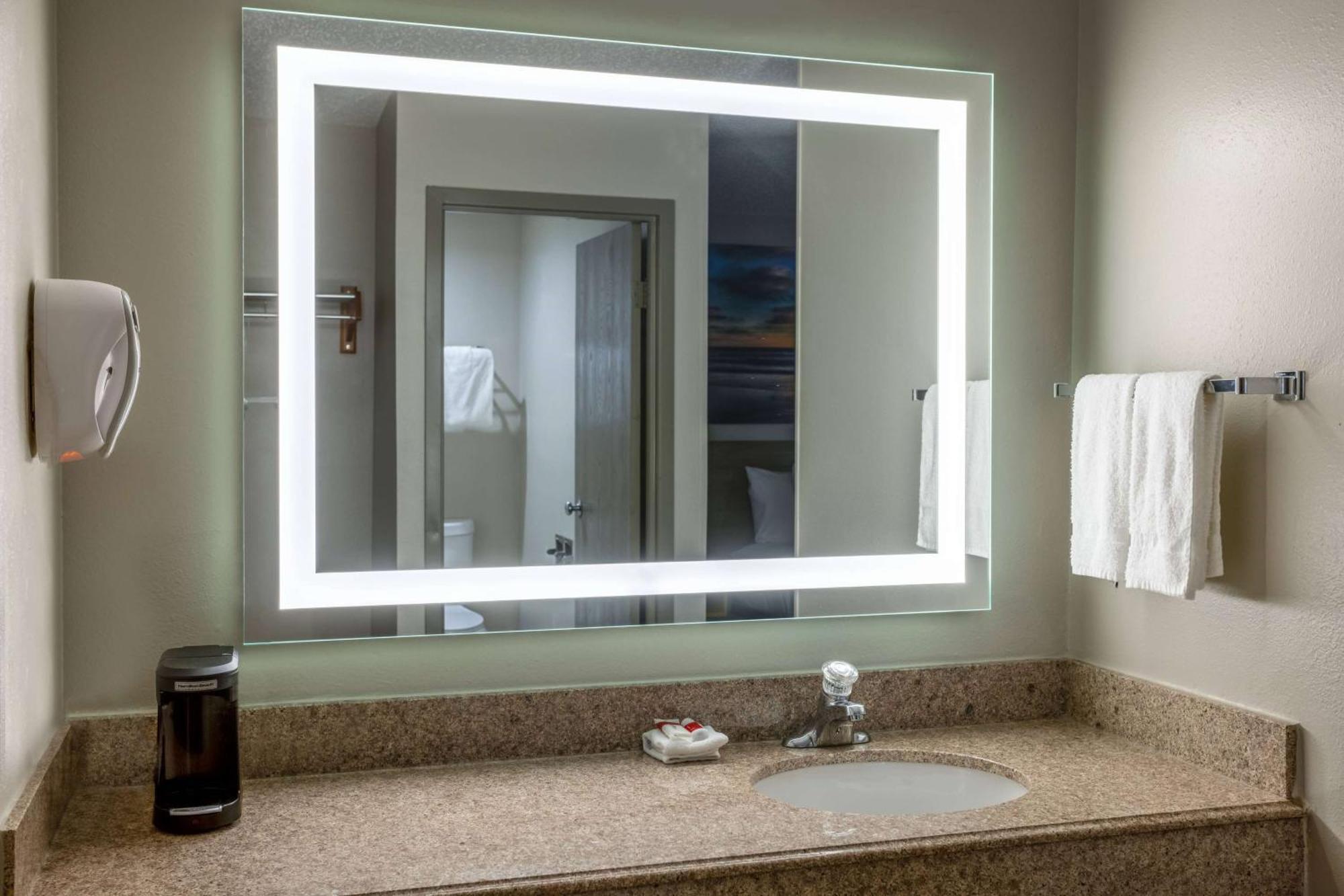 Days Inn By Wyndham Pleasant Prairie Kenosha Екстер'єр фото