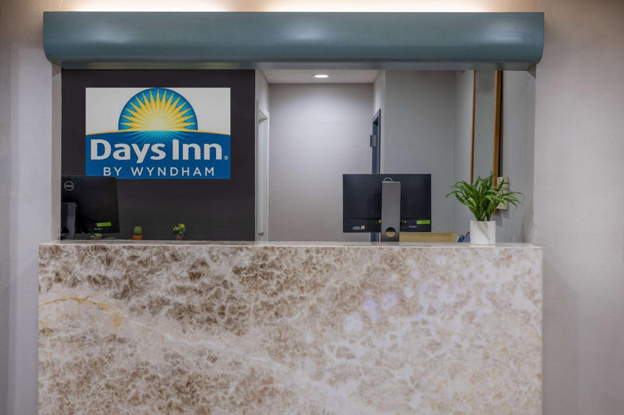 Days Inn By Wyndham Pleasant Prairie Kenosha Екстер'єр фото