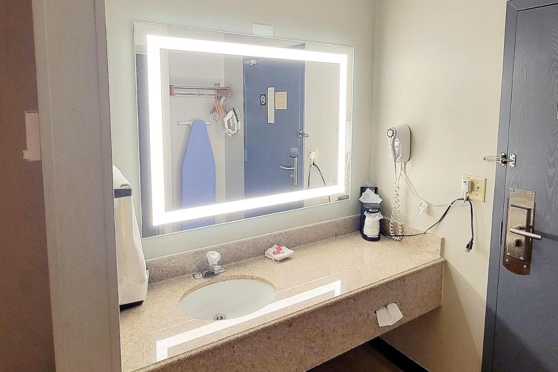 Days Inn By Wyndham Pleasant Prairie Kenosha Екстер'єр фото